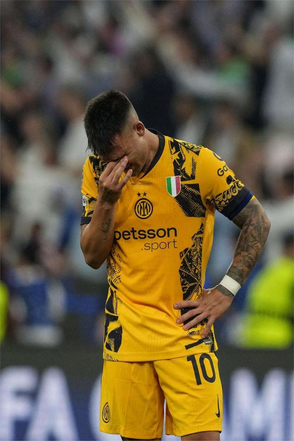 转会期费耶诺德备战葡超，伤情更新细节曝光，媒体盛赞，赛季目标并未改变